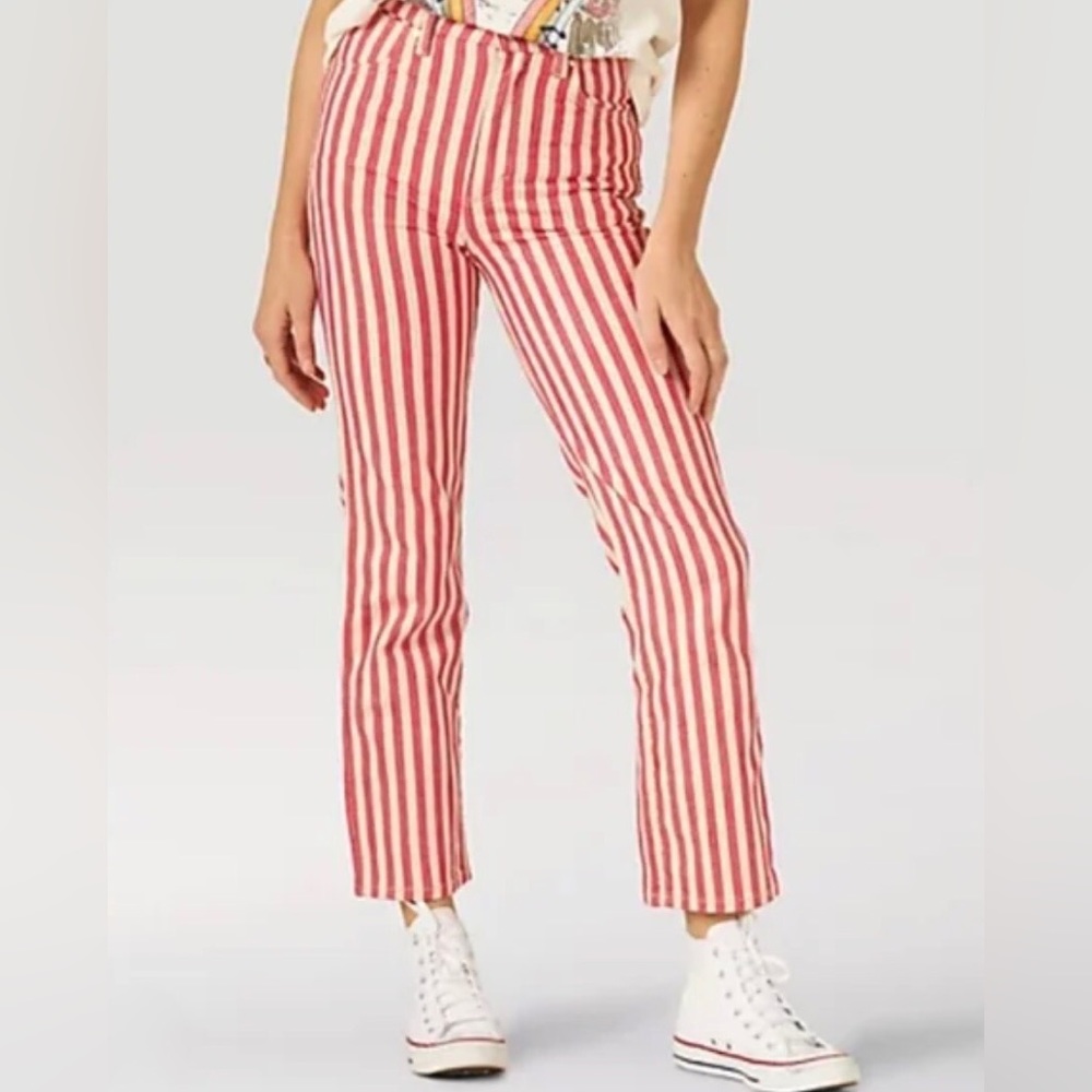 Wrangler Wild West 603 High Rise Straight Jeans in Raspberry Ripple - Picture 6 of 7